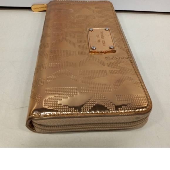 Michael kors gold wallet - Picture 13 of 13